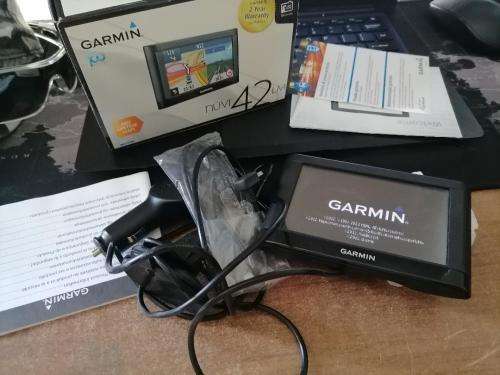 *FESTIVE SEASON DEALS*PRE OWNED GARMIN NUVI 42  LIFETIME MAPS INCL IN BOX WITH ACCESSORIES*R2500