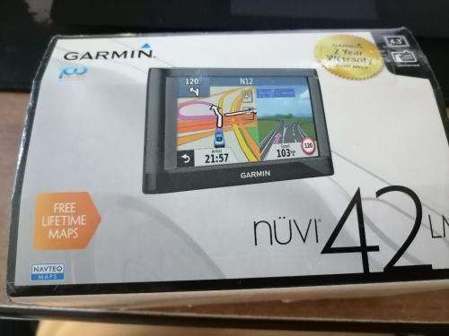 *FESTIVE SEASON DEALS*PRE OWNED GARMIN NUVI 42  LIFETIME MAPS INCL IN BOX WITH ACCESSORIES*R2500