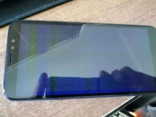 **FAULTY  HISENSE E30 LITE,BLUE,DUAL SIM**PHONE IS NEW CONDITION BUT SCREENFLASHES LINES*SOLD AS IS*