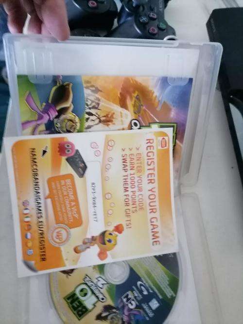 ***SONY PLAYSTATION 3 WITH 3 WIRELESS REMOTES*ONE GAME,CABLES ETC*REQUIRES SOFTWARE UPDATE**