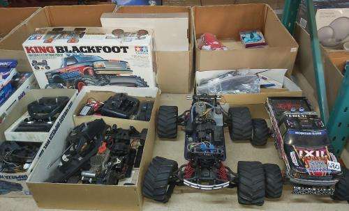 *HUGE BULK LOT OF RC CARS*GAS CARS ELEC CARS*TRAXIX*TAMIYA ETC*MANY SPARES AND REMOTES ETC*UNTESTED*