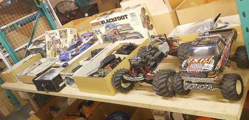 *HUGE BULK LOT OF RC CARS*GAS CARS ELEC CARS*TRAXIX*TAMIYA ETC*MANY SPARES AND REMOTES ETC*UNTESTED*