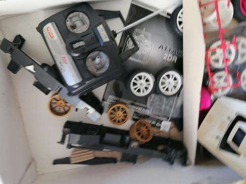 *HUGE BULK LOT OF RC CARS*GAS CARS ELEC CARS*TRAXIX*TAMIYA ETC*MANY SPARES AND REMOTES ETC*UNTESTED*