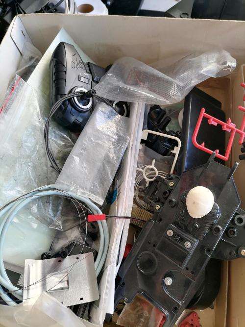 *HUGE BULK LOT OF RC CARS*GAS CARS ELEC CARS*TRAXIX*TAMIYA ETC*MANY SPARES AND REMOTES ETC*UNTESTED*