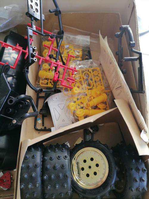 *HUGE BULK LOT OF RC CARS*GAS CARS ELEC CARS*TRAXIX*TAMIYA ETC*MANY SPARES AND REMOTES ETC*UNTESTED*