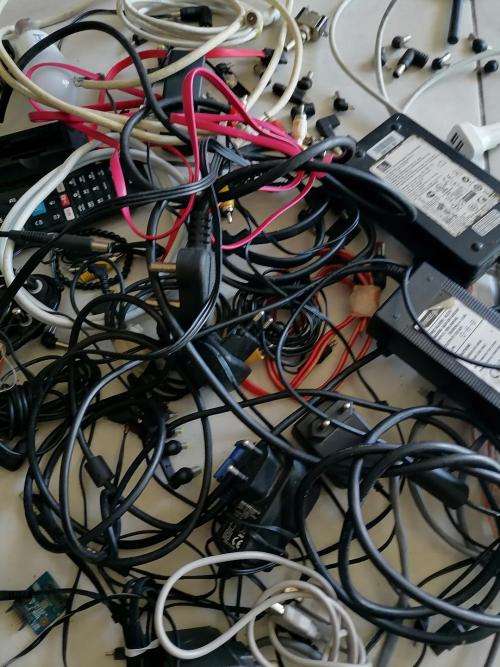 **BACK TO WORK DEAL**HUGE LOT OF ELECTRONICS*ABOUT 30 LAPTOP CHARGERS,CABLES ETC ETC**