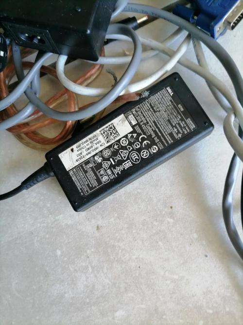 **BACK TO WORK DEAL**HUGE LOT OF ELECTRONICS*ABOUT 30 LAPTOP CHARGERS,CABLES ETC ETC**