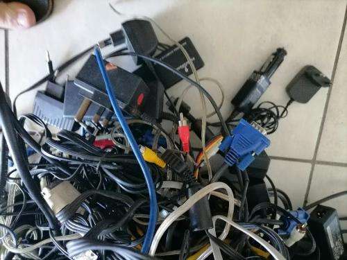 **BACK TO WORK DEAL**HUGE LOT OF ELECTRONICS*ABOUT 30 LAPTOP CHARGERS,CABLES ETC ETC**
