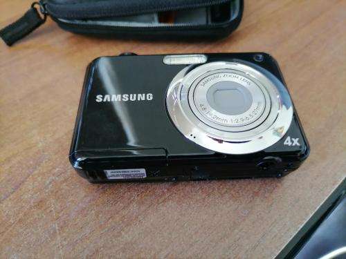 **WEEKENED SPECIAL*SAMSUNG ES13 DIGITAL CAMERA IN CARRY CASE AND MEMORY CARD*NOT TESTED*