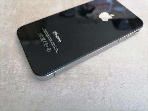 *NEW YEAR*NEW DEALS*PREOWNED APPLE IPHONE 4 WITHCHARGER*HAS BEEN RESET*EXCELLENT CONDITION*
