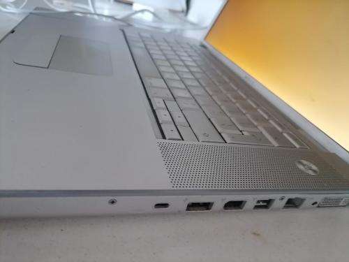 *STARTING@R1*APPLE MACBOOK A12111 LAPTOP*POWERS ON*OPERTING SYSTEM ERROR*SOLD AS IS**