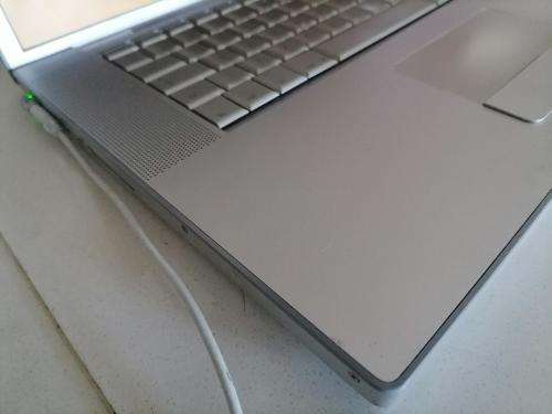 *STARTING@R1*APPLE MACBOOK A12111 LAPTOP*POWERS ON*OPERTING SYSTEM ERROR*SOLD AS IS**
