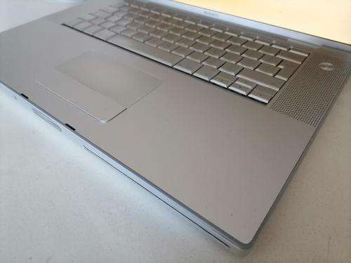 *STARTING@R1*APPLE MACBOOK A12111 LAPTOP*POWERS ON*OPERTING SYSTEM ERROR*SOLD AS IS**