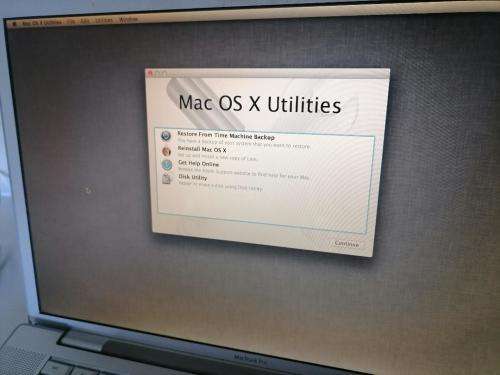 *STARTING@R1*APPLE MACBOOK A12111 LAPTOP*POWERS ON*OPERTING SYSTEM ERROR*SOLD AS IS**