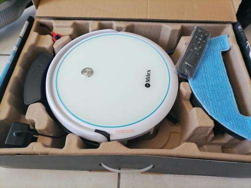 *NEW CONDITION MILEX INTELLIVAC ROBOT 3IN1 VAC,MOP,SWEEP, REMOTE,DOCK STATION ETC+ BOX*R6000 RETAIL