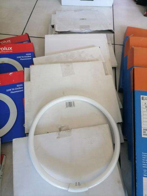 *LIGHT SHOP LIQUIDATION**BULK LOT OF NEW LIGHTING*EUROLUX,RADIANT,LOHUIS,POLAMP*ONE BID FOR THE LOT*
