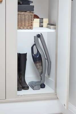 *EASTER SPECIAL*LIKE NEW BLACK AND DECKER 18V DUST BUSTER CORDELESS 2 IN 1 VACUUM*R2700 IN STORE**