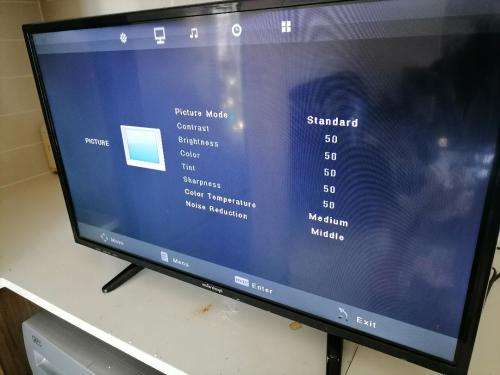 *EASTER SPECIAL*MULLER & HAUPT 32 INCH HD READY LED FLAT SCREEN  TV MHS-32B WITH REMOTE*WORKING 100%