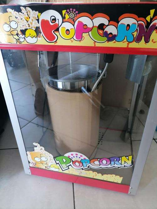 *MONTH END MADNESS*BRAND NEW COMMERCIAL POPCORN MACHINE*MARKETS,PARTIES,FUNCTIONS*R3500 RETAIL**