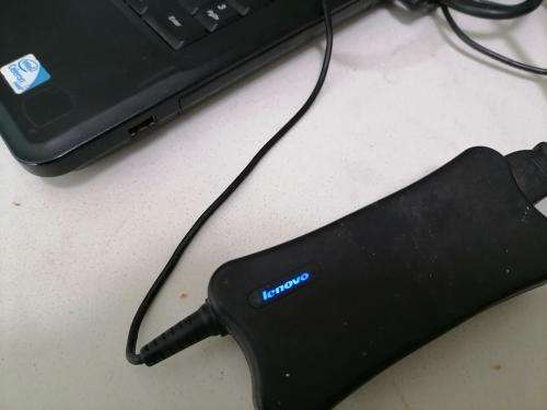 **LENOVO G550 LAPTOP WITH ORIGINAL CHARGER*WINDOWS 11,INTEL DUO CORE,4GB RAM*MUST BE PLUGGED IN*