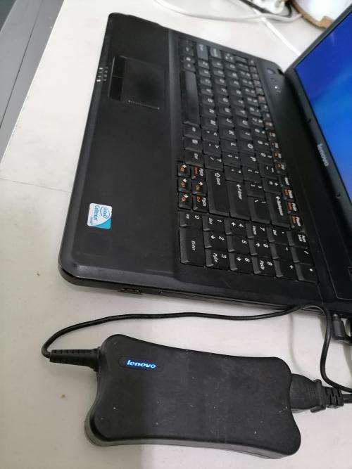 **LENOVO G550 LAPTOP WITH ORIGINAL CHARGER*WINDOWS 11,INTEL DUO CORE,4GB RAM*MUST BE PLUGGED IN*
