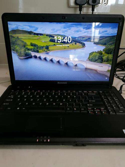 **LENOVO G550 LAPTOP WITH ORIGINAL CHARGER*WINDOWS 11,INTEL DUO CORE,4GB RAM*MUST BE PLUGGED IN*