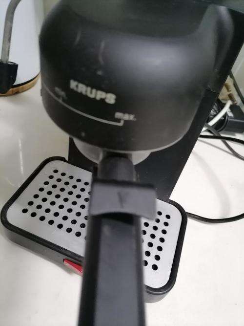 *BELLCO BARGAINS***KRUPS COFFEE,ESPRESSO,CUPACHINO MACHINE WITH BUILT IN FROTHER**WORKING**