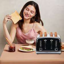 **EASTER SPECIAL**BRAND NEW 4 SLICE TOASTER AND BUN GRILL ATTACHMENT**R900