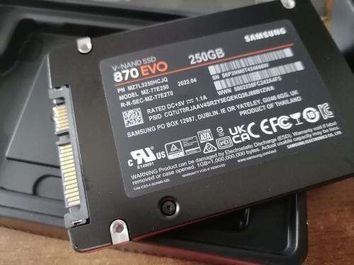 **EASTER SPECIAL*BRAND NEW SAMSUNG 870 EVO 250GB SSD SATA 2.5` IN BOX*