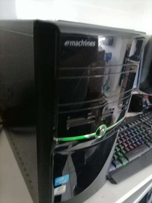 *MONTH END DEALS*COMPLETE DESKTOP PC WITH SCREEN,GAMING LED KEYBOARD,MOUSE,HEADSET**