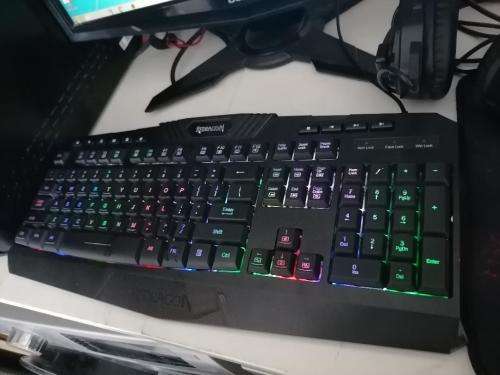 *MONTH END DEALS*COMPLETE DESKTOP PC WITH SCREEN,GAMING LED KEYBOARD,MOUSE,HEADSET**