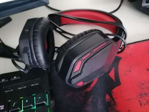 *MONTH END DEALS*COMPLETE DESKTOP PC WITH SCREEN,GAMING LED KEYBOARD,MOUSE,HEADSET**