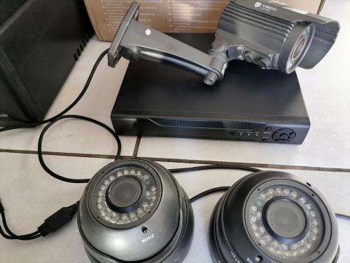 *MONTH END DEALS*CCTV SYSTEM*4CH DVR TB HDD+LINEVISION COLOUR CCD+2XEAGLEYE DOME*UNTESTED**