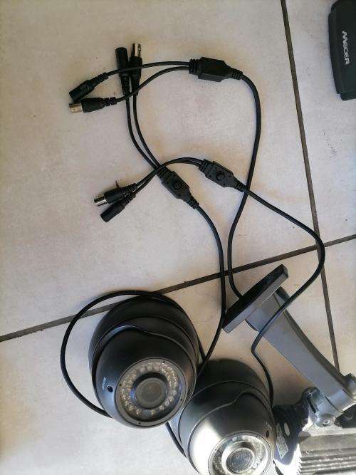 *MONTH END DEALS*CCTV SYSTEM*4CH DVR TB HDD+LINEVISION COLOUR CCD+2XEAGLEYE DOME*UNTESTED**