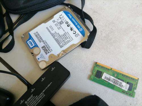 *EASTER SPECIAL**LOT OF ELECTRONICS*APPLE DVD,CAMERAS,HDD,RAM,PHONES,CPU ETC*ONE BID FOR THE LOT*