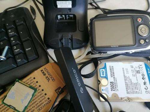 *EASTER SPECIAL**LOT OF ELECTRONICS*APPLE DVD,CAMERAS,HDD,RAM,PHONES,CPU ETC*ONE BID FOR THE LOT*