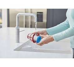 *EASTER SPECIAL*LIKE NEW BLACK AND DECKER 18V DUST BUSTER CORDELESS 2 IN 1 VACUUM*R2700 IN STORE**