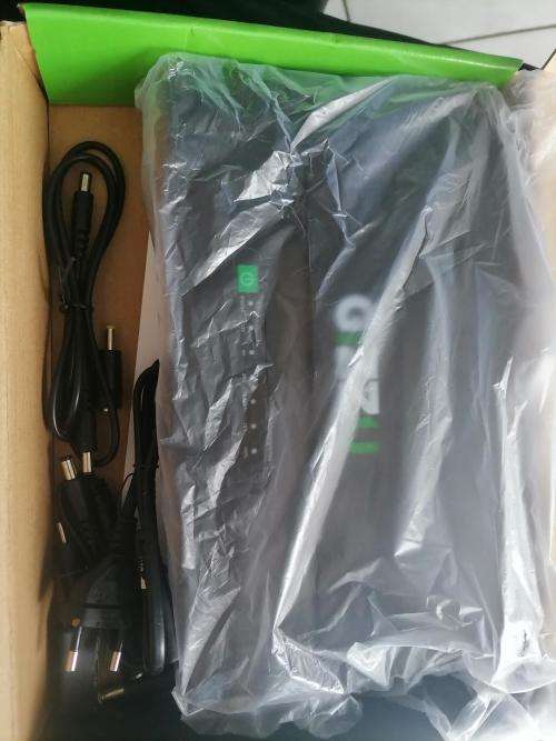 *R30 FREIGHT*FAULTY GIZZU 60W MINI DC 69WH UPS, NO POWER, LOOKS NEW IN BOX +CABLES*R1900 IN STORE**