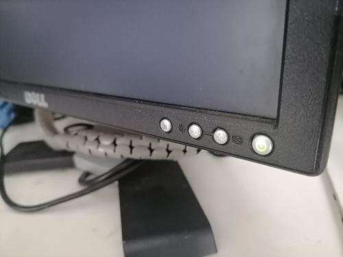 *FRESH NEW DEALS* BUY ONE GET ONE FREE*2 X HP E176FPF 17 INCH SCREENS WITH POWER AND VGA CABLE*