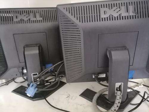 *FRESH NEW DEALS* BUY ONE GET ONE FREE*2 X HP E176FPF 17 INCH SCREENS WITH POWER AND VGA CABLE*