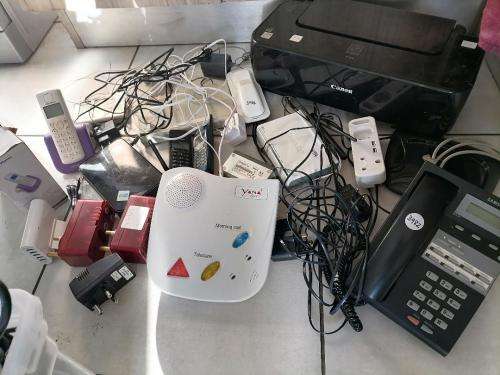 **WOW R30 FREIGHT*BULK LOT OF ELECTRONICS*PHONES,PRINTER,ROUTERS,SURGE PLUGS ETC ETC**