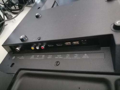 *WOW R30 FREIGHT**HISENSE  32A4G HD SMART TV + REMOTE IN BOX(BLANK SCREEN)****