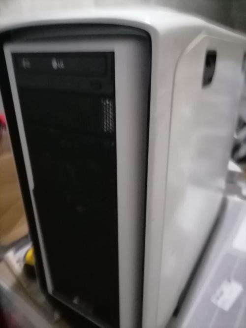 **WOW R30 FREIGHT*MONSTER MACHINE*CORSAIR PC,AMD PHENOM II, 16GB ,MSI GPU,MILITARY CLASS *AS IS**