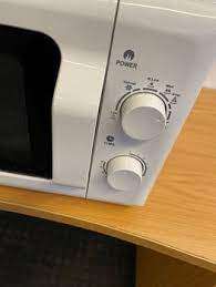 **WOW R30 FREIGHT*BRAND NEW LOGIC 20L MICROWAVE IN BOX*WHITE IN COLOUR**