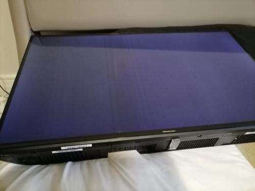 *WOW R30 FREIGHT**HISENSE  32A4G HD SMART TV + REMOTE IN BOX(BLANK SCREEN)****