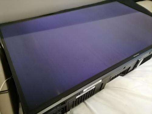 *WOW R30 FREIGHT**HISENSE  32A4G HD SMART TV + REMOTE IN BOX(BLANK SCREEN)****