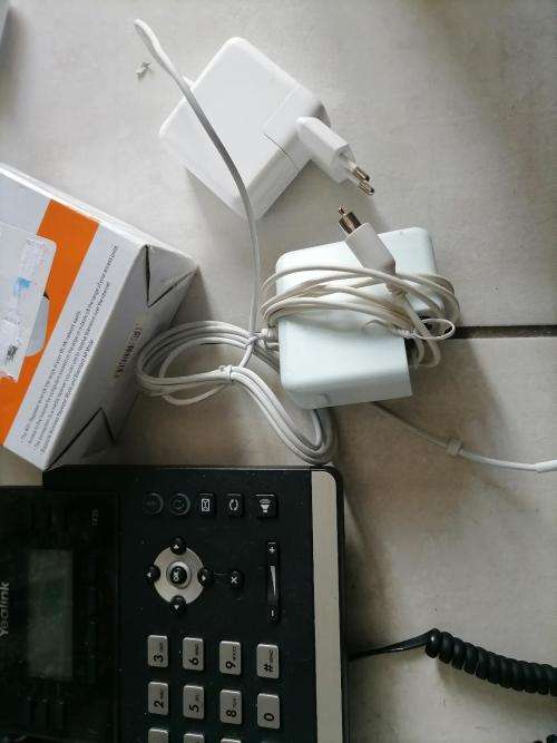 **WOW R30 FREIGHT**LUCKY DIP**BULK LOT OF UNTESTED ELECTRONICS*ONE BID FOR THE LOT**