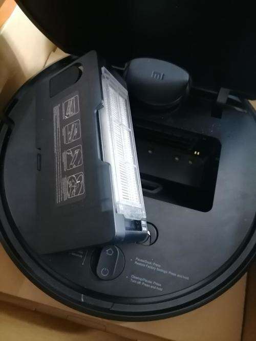 *MONTH END DEALS*R30 FREIGHT*MI ROBOT VAC/ MOP PRO IN BOX WITH DOC STATION(ERROR)*R8300 IN STORE**