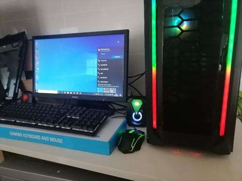 *AWESOME I5 8GB GAMING PC SETUP*LED PC BOX, LED KEYBOARD/MOUSE+SPEAKERS+SAMSUNG SCREEN*R30 FREIGHT