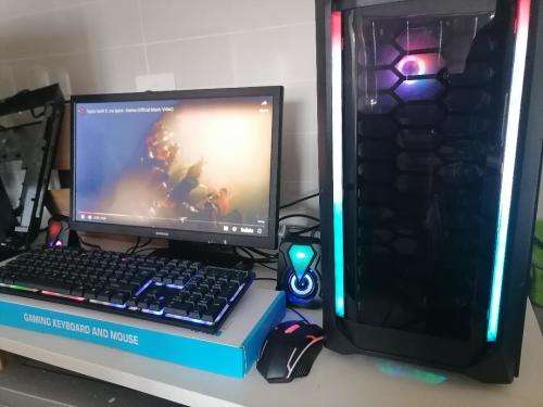 *AWESOME I5 8GB GAMING PC SETUP*LED PC BOX, LED KEYBOARD/MOUSE+SPEAKERS+SAMSUNG SCREEN*R30 FREIGHT